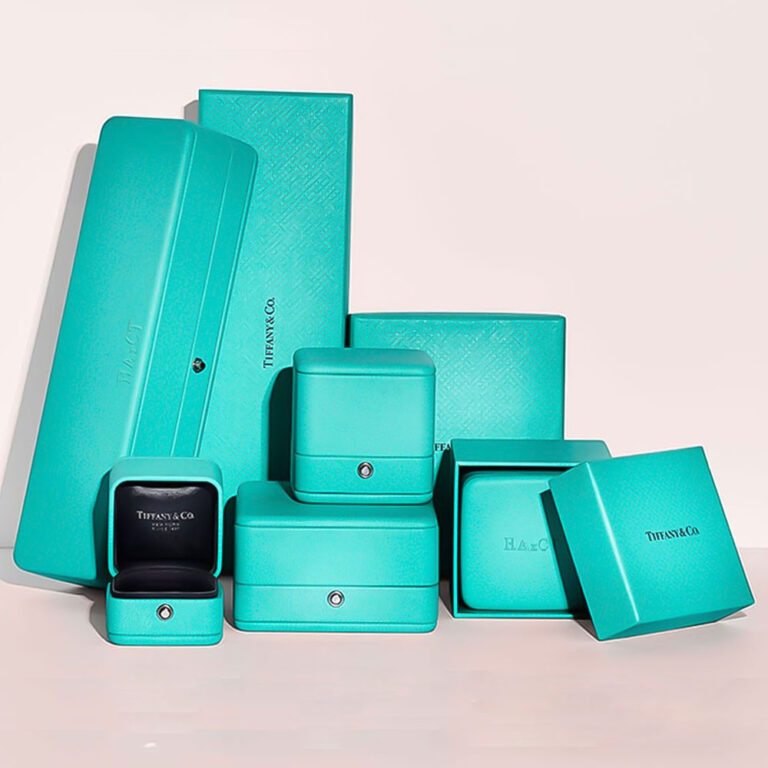 Tiffany & Co. revela caixa de joias renovada e elevada