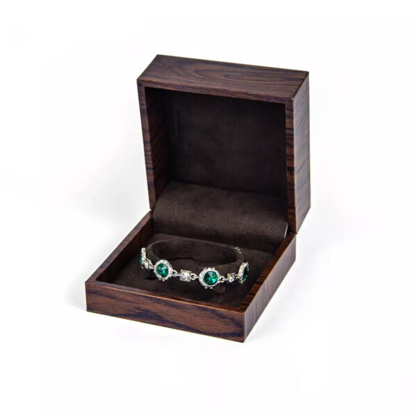 Boîte à bijoux luxueuse en bois