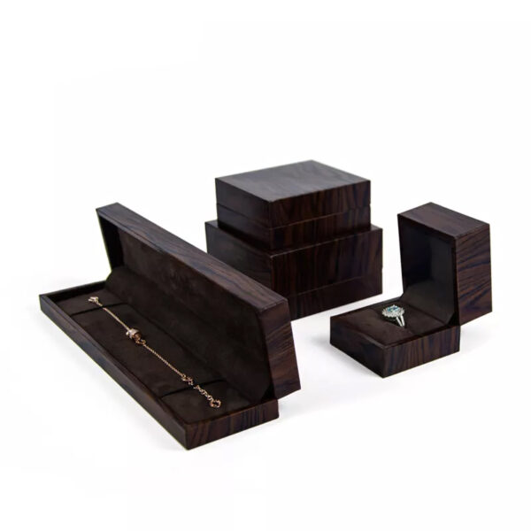 Lussuosa scatola di gioielli in legno