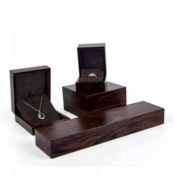 Boîte à bijoux luxueuse en bois