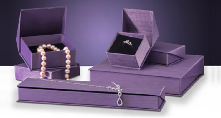 luxusní krabička na balení šperků